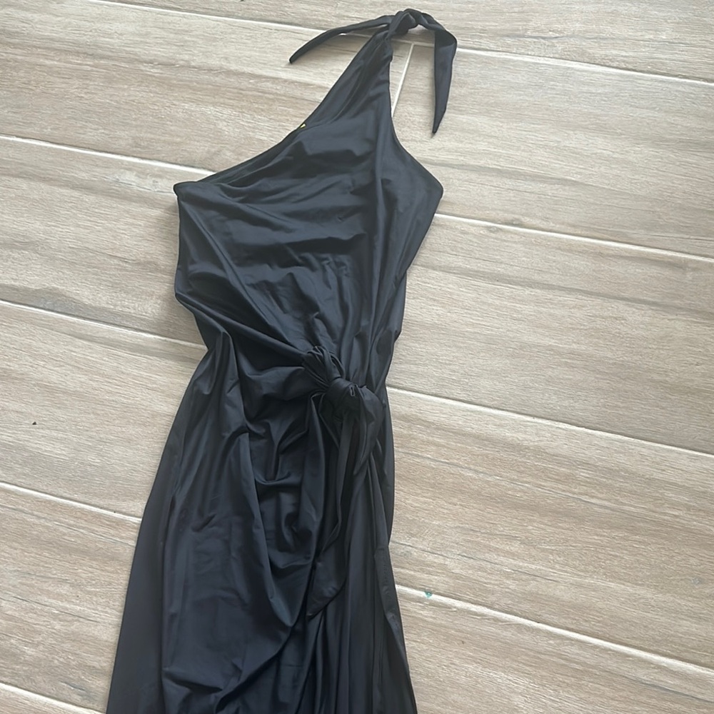 Elegant Black One-Shoulder Dress